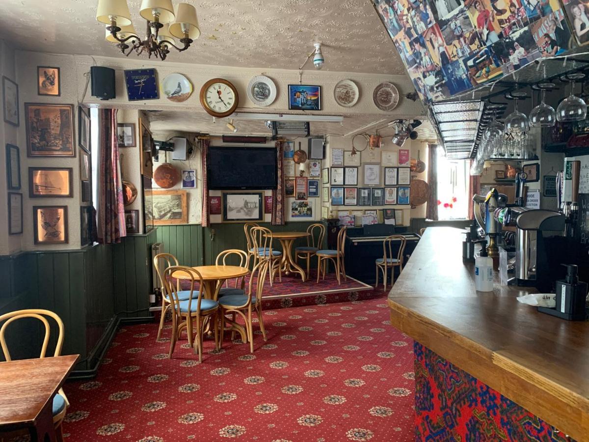 The Lion Brewery Hotel Ash  Luaran gambar
